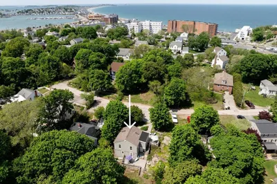 9 Shore Garden Rd