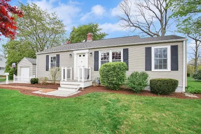 6 Meadow Rd