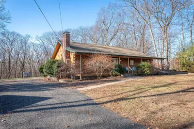56 Parmenter Ln 1