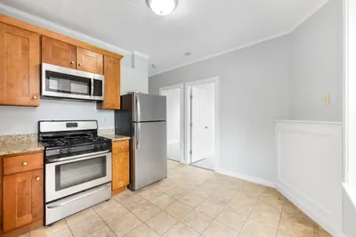 12 Foster St #4