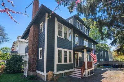 26 Lakeville Rd #2 1
