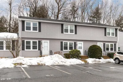 270 Sunderland Rd #30 1