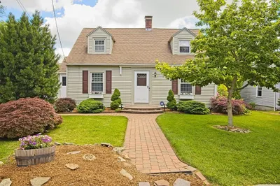 11 Alden Ave