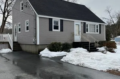 7 Kern Dr