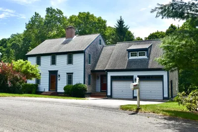 10 Tower Hill Dr 1