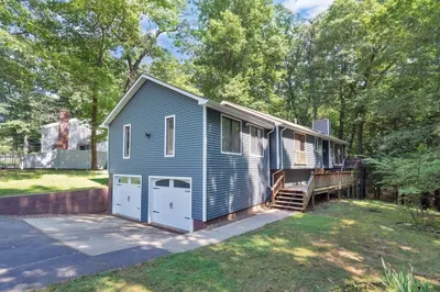 14 Stuart Circle