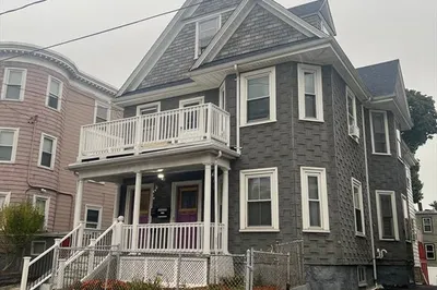 42 Barry St #3