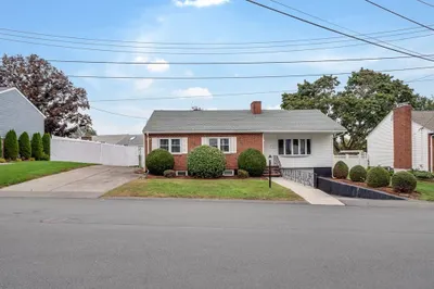 12 Fairlane Rd 1