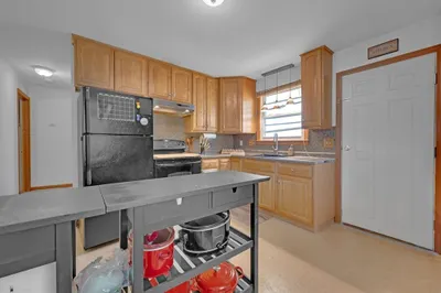746-748 Alden St 1