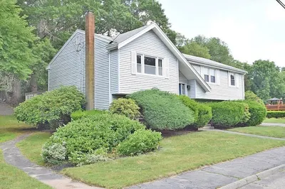 9 Anderson Dr