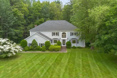 32 Twin Pond Ln 1