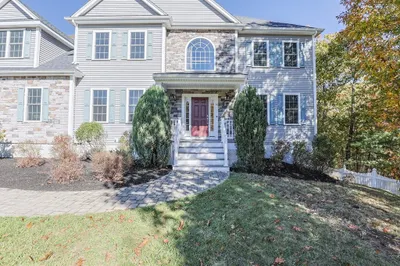 10 Silver Fox Road 1