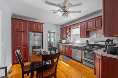 180 W 8th St #1