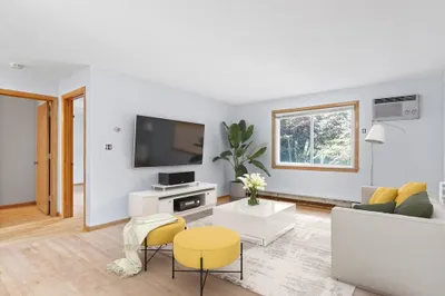 85 Lionel Ave #D