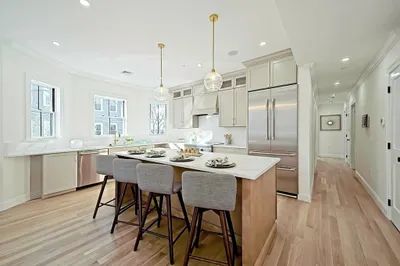 252 Lexington Avenue #4