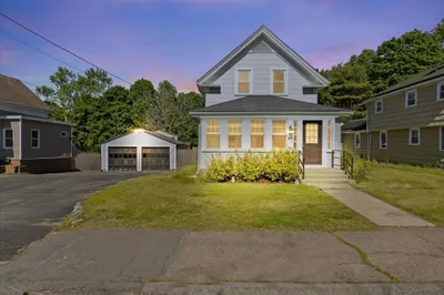 49 Pleasant St 1