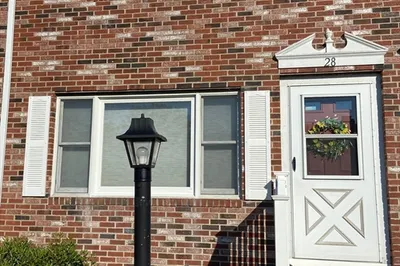 28 Douglas Dr #28 1