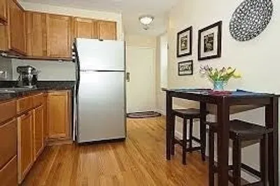 160 Cottage St #202