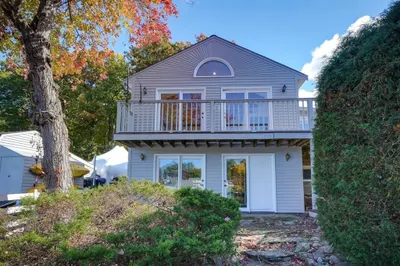 26 Lakeside Ave 1