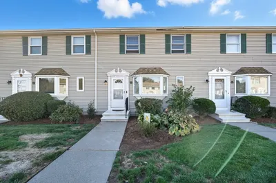 55 Pleasant Street #4