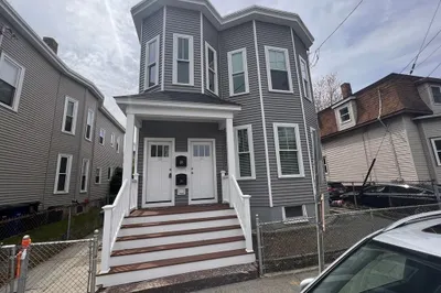 18 Houghton Street #1