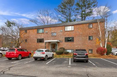 81 Nicholas Rd #B 1