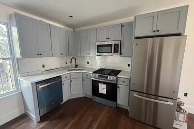 10 Hunting St #2