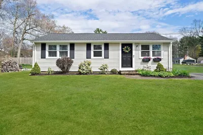 41 Lorna Ave 1