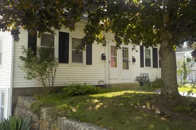 40-44 Cottage St