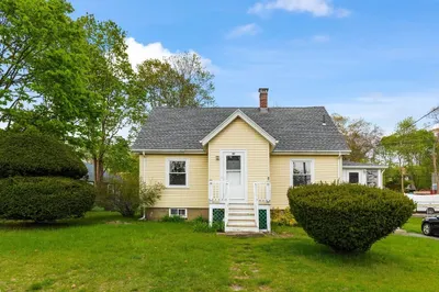 48 Riverbank Rd