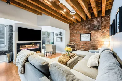 343 Commercial St #104