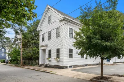 26 Andrew Street #2R 1
