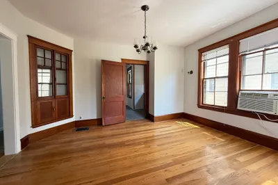 35 Kingston St #2