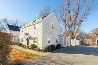 38 Colonial Dr