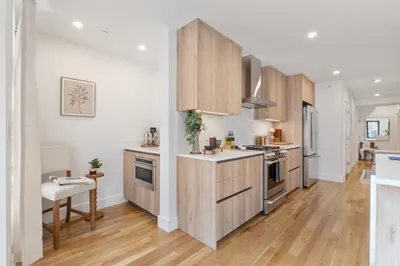 6 Gen Devine Way #1 1