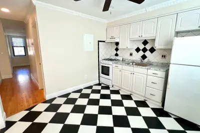 171 W 6th Street #2 1