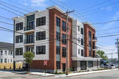 523 2nd St #202