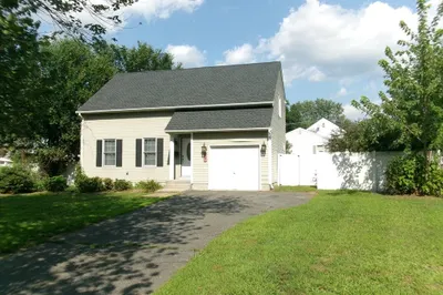 71 Eddywood St 1