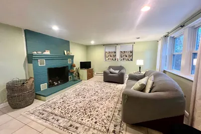 7 Marie Ave #1