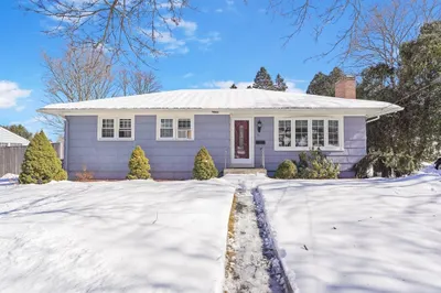 41 Crestlan Cir