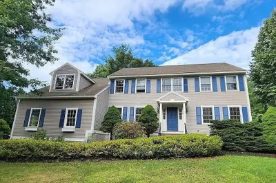 7 Olde Coach Rd