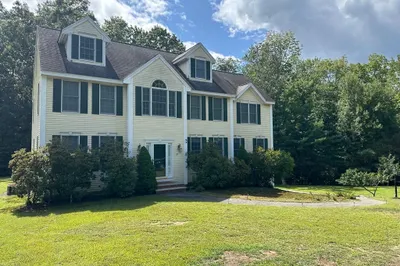 27 Arrowwood Street 1