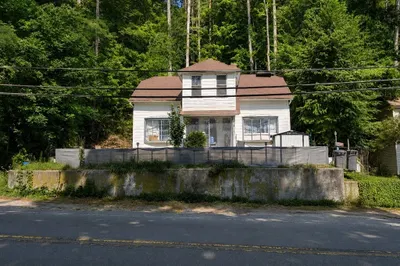 291 S Main St 1