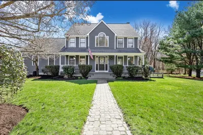 2 Steeplechase Ln