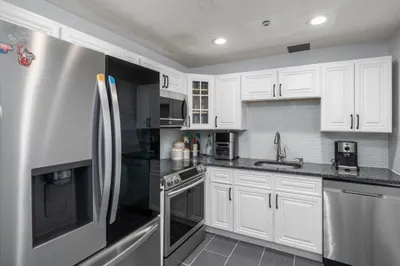 232 Canton St #203 1