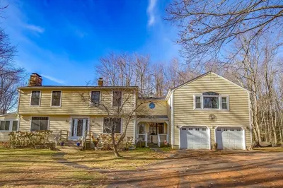 1578 Russell Road 1