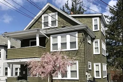 24 Thatcher St #1 1