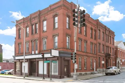 104 Pleasant St 1