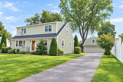 25 Saint Anthony St 1