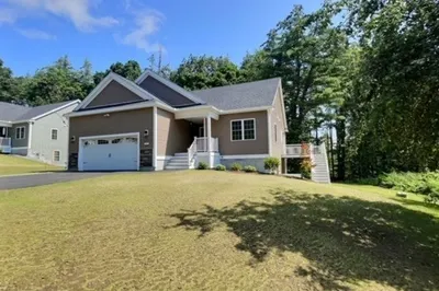 77 Swan Ave 1